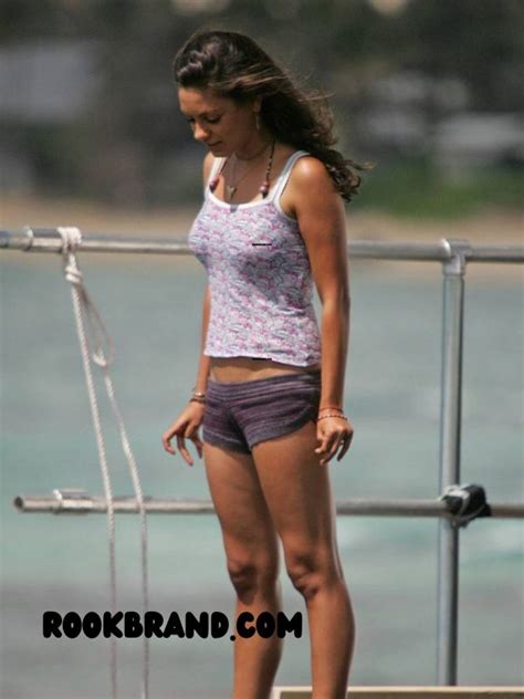 hot pics of mila kunis|Mila Kunis Bikini Photos: THG Hot Bodies Countdown。